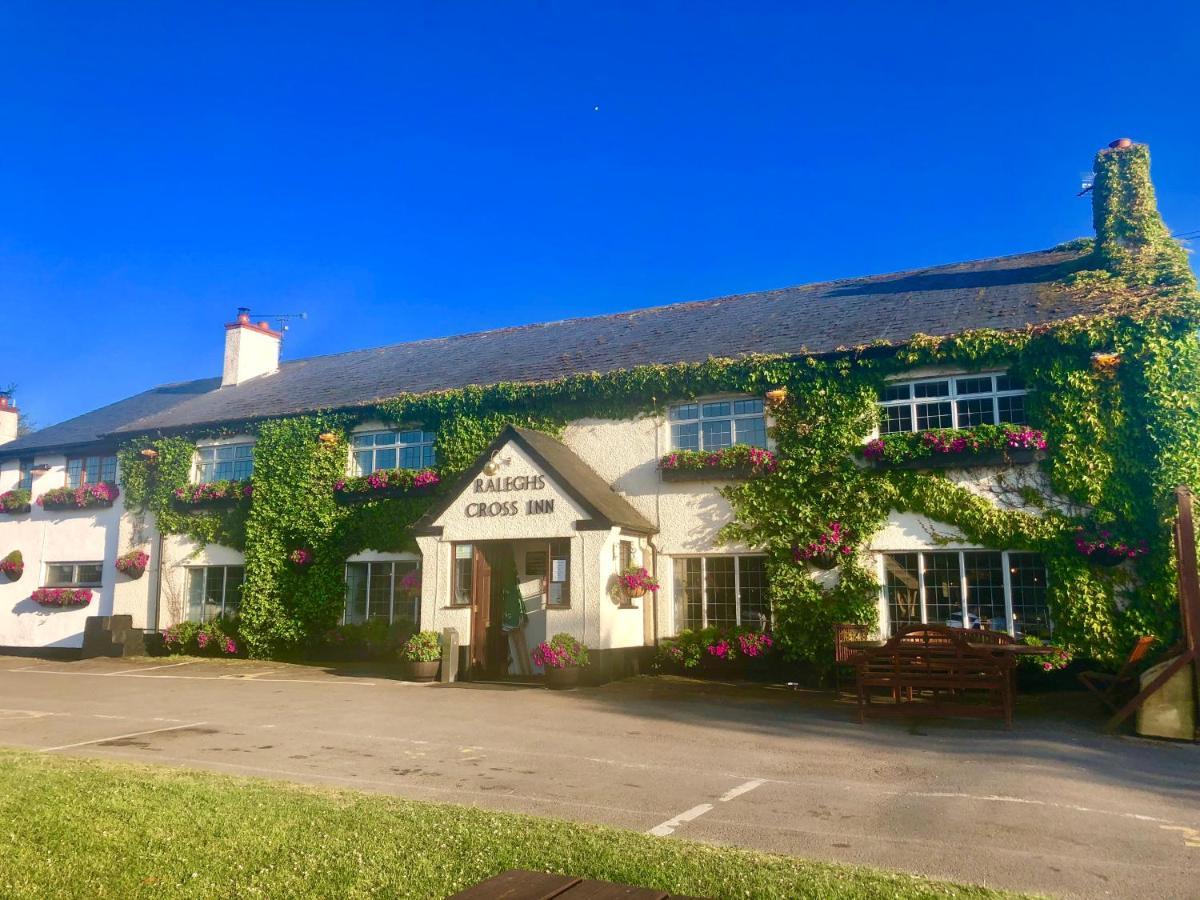Raleghs Cross Inn Clatworthy Exterior foto